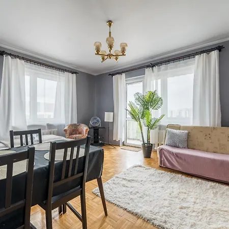 Apartment Piatkowska Homely By Bookinghost
